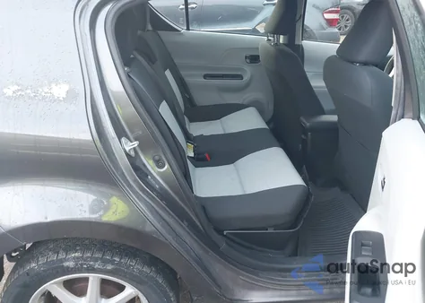 2012 Toyota Prius C Three из США, поврежденный, VIN JTDKDTB34C1018358